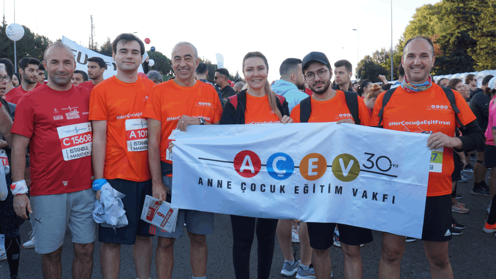  45. İstanbul Maratonu’nda Anne Çocuk Eğitim Vakfı için koştuk.